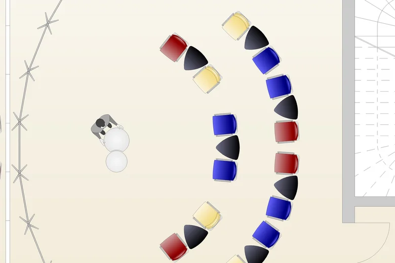 Grundriss eines interaktiven Besprechungsraums mit Stühlen und Tischen